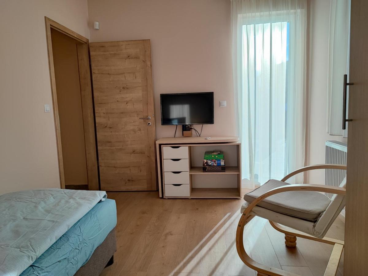 Apartmán White Column House Diosd Exteriér fotografie