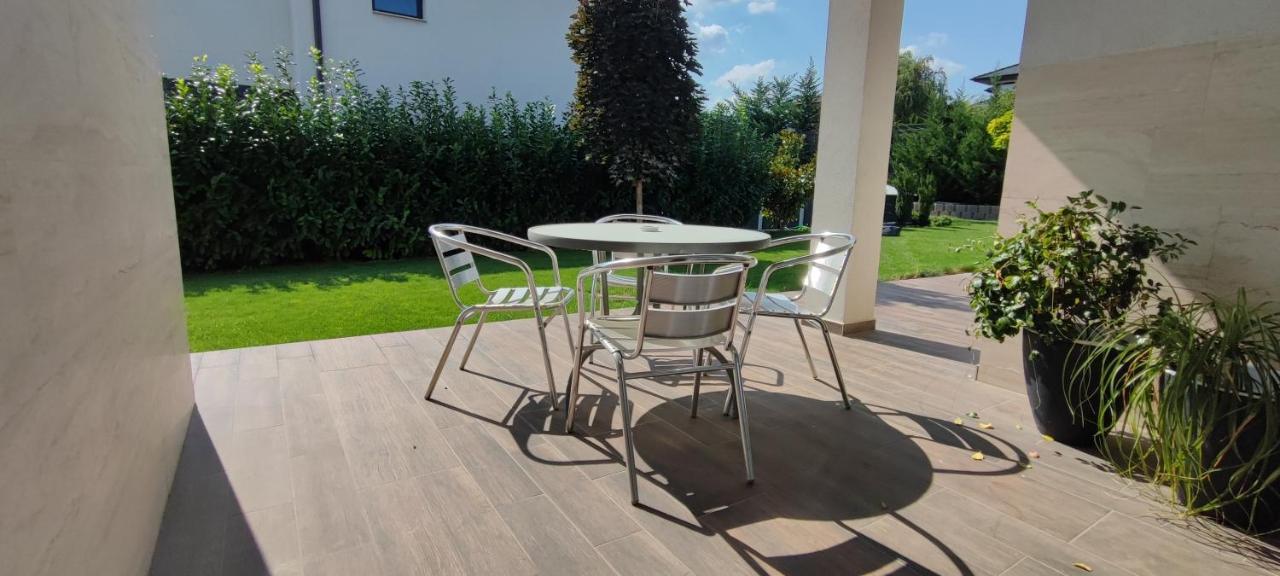 Apartmán White Column House Diosd Exteriér fotografie