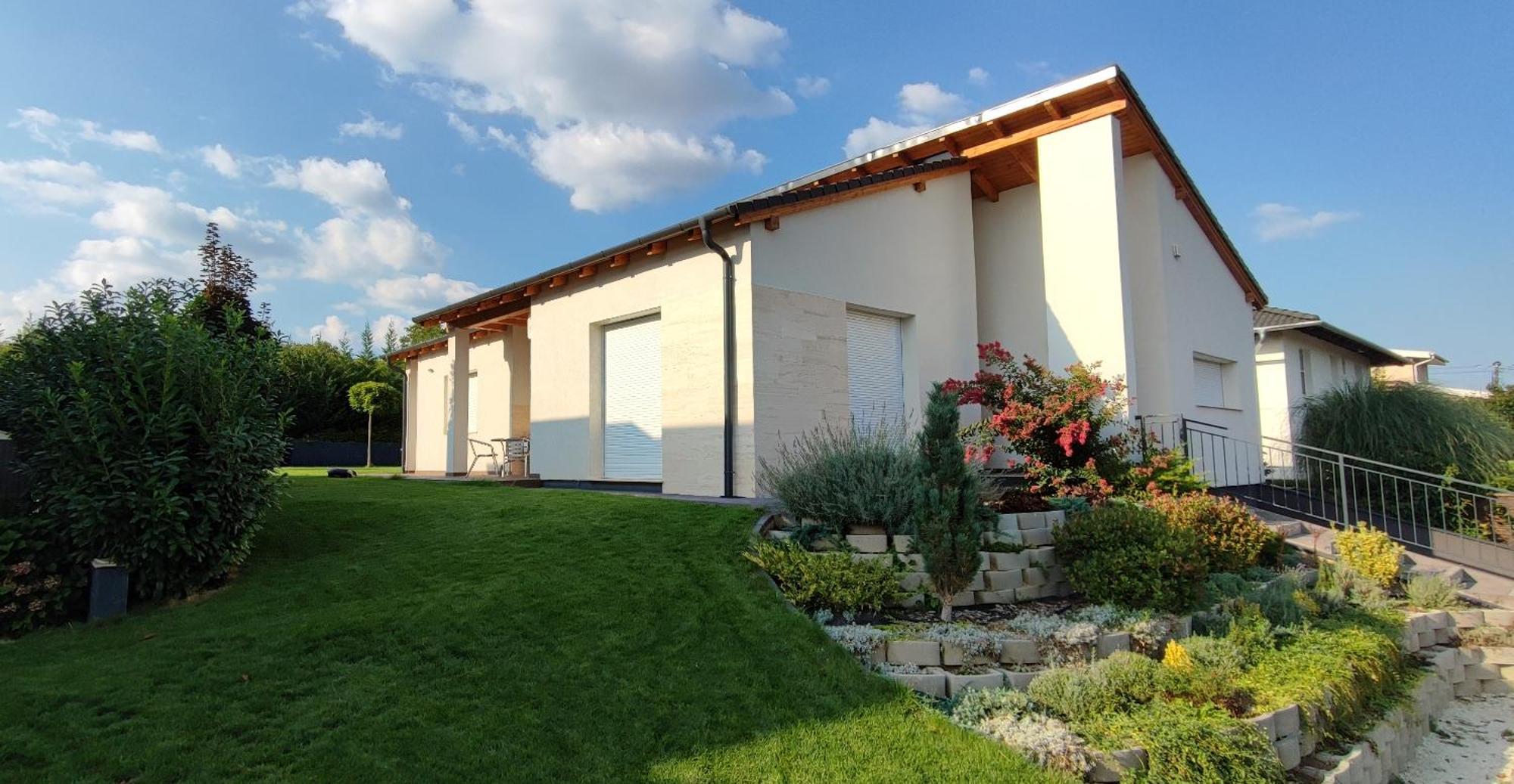 Apartmán White Column House Diosd Exteriér fotografie